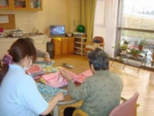人々が交流する居室