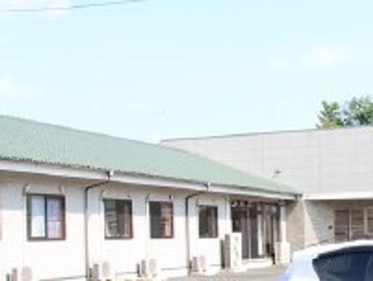 緑あふれる施設外観