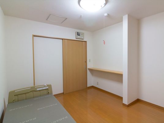  シンプルな居室  