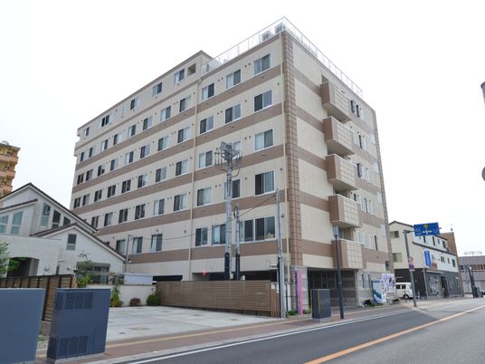 都市型施設の外観