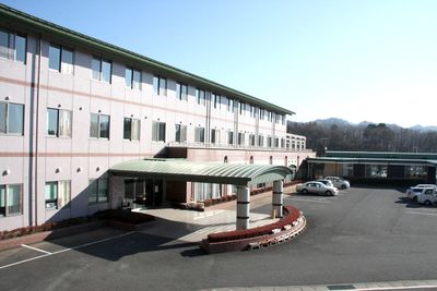 広々とした建物の外観