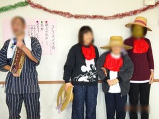 楽しむ人々の様子
