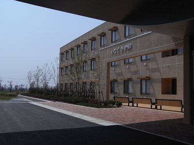 広々とした建物の外観