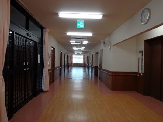 清潔な廊下