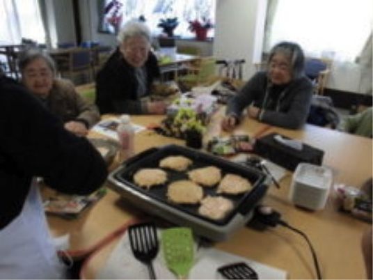 共有ダイニングでの料理