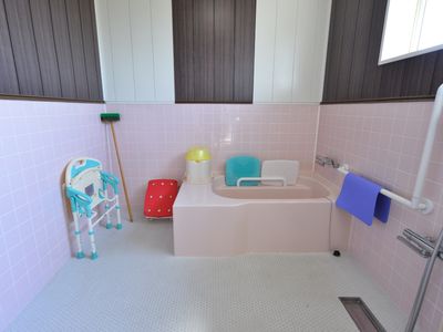 バリアフリー対応の浴室