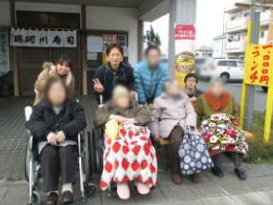 集まった人々の様子
