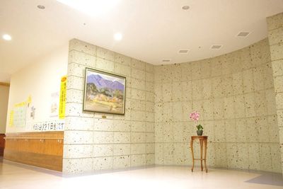 落ち着いた雰囲気の廊下