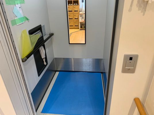 安全な操作が可能なエレベーター