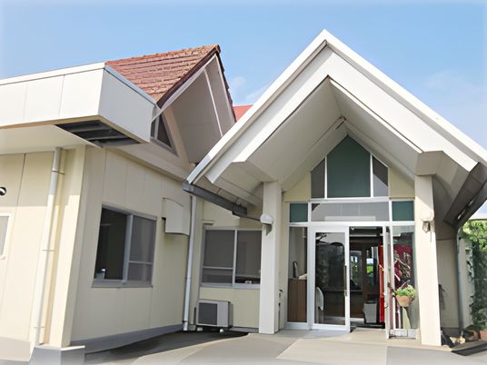 明るく開放的なエントランス