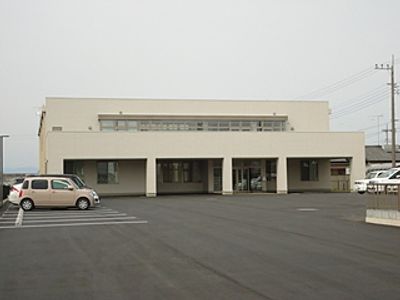 広々とした施設外観