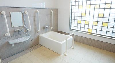 明るい浴室