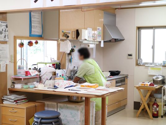 キッチンの作業風景