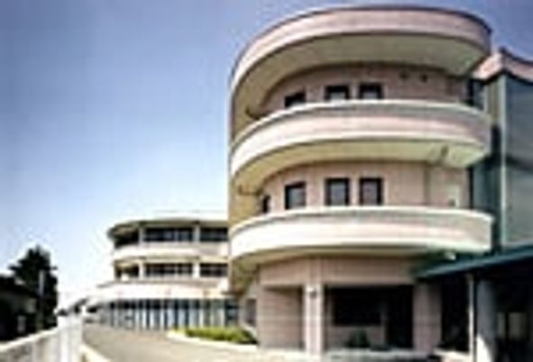 曲線の美しい建物外観