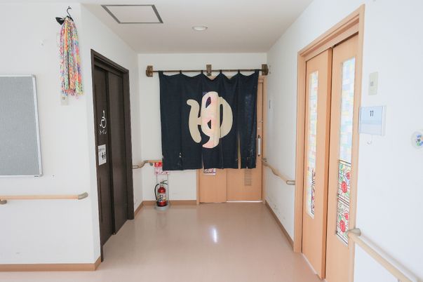 暖簾のある廊下