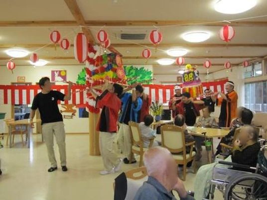 祭り気分のイベント風景
