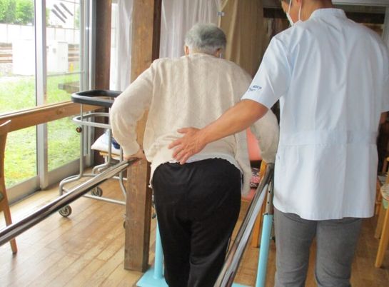 手厚いサポートの廊下