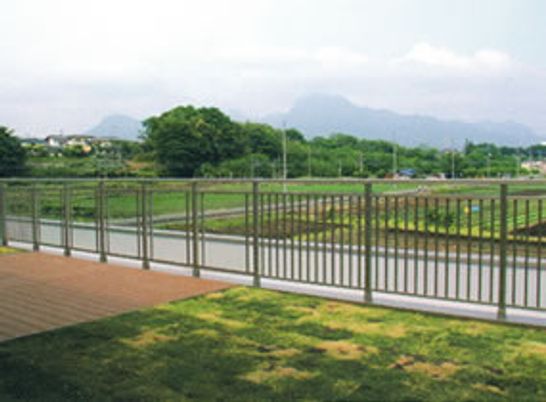 緑に囲まれた風景