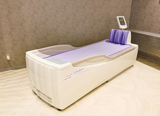 機能訓練室のベッド