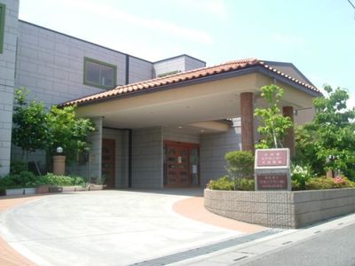 温もりあるエントランス外観