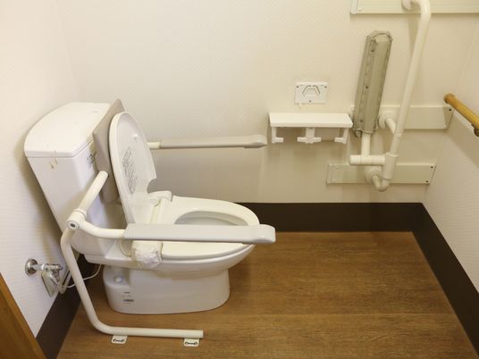 手すり付きトイレ設備
