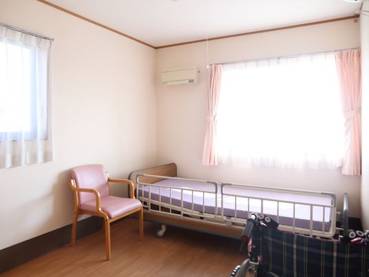 落ち着いた居室の一角