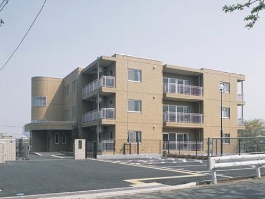 清潔感のある外観の建物
