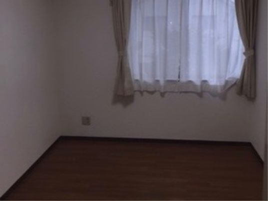 シンプルな個室空間