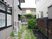 建物の外観と緑