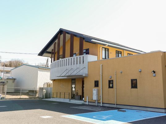 モダンな建物の外観