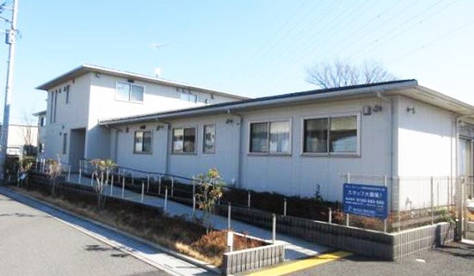 シンプルな建物外観