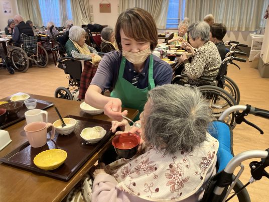 利用者への食事介助