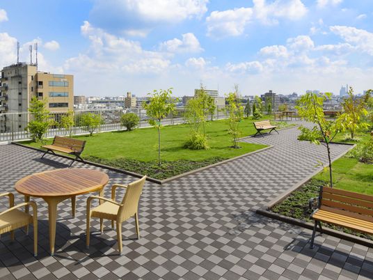 緑豊かな屋上庭園