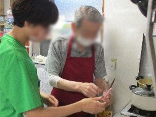 調理中のキッチン