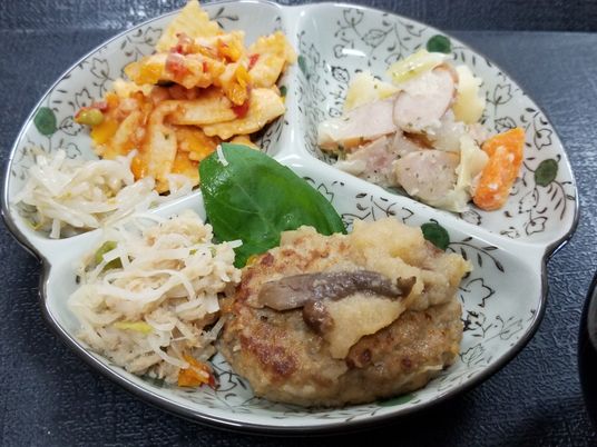 健康的な料理の食堂