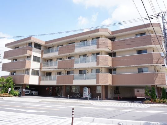 多階層建物の外観
