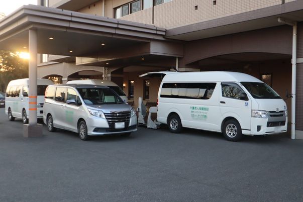 送迎用バスがある駐車場