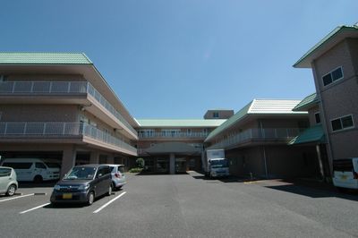 陽光が降り注ぐ広場