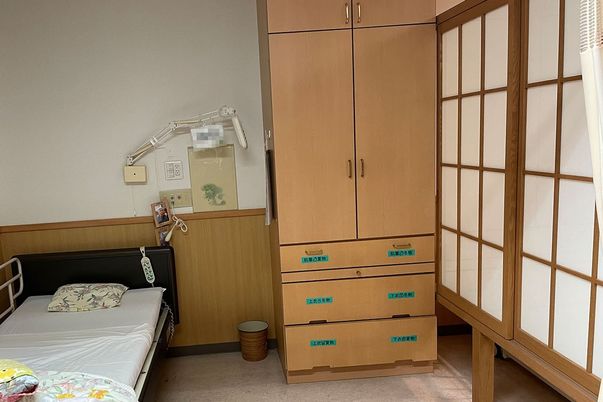 落ち着いた雰囲気の居室