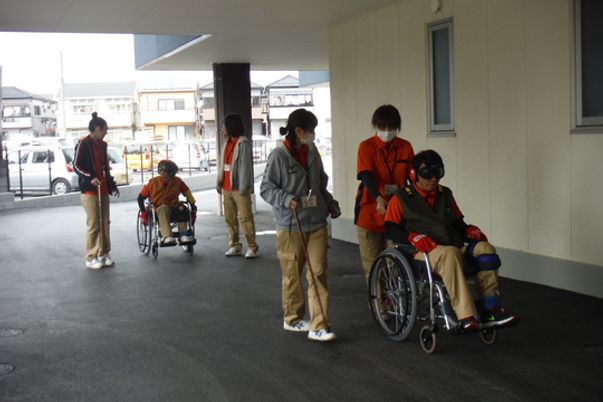 車椅子での訓練の様子