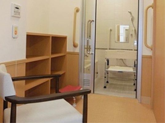 バリアフリーの浴室入口