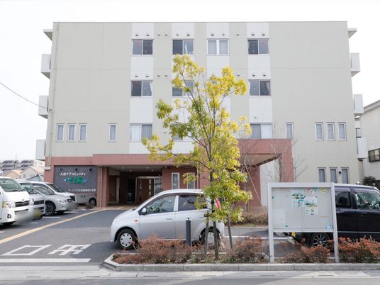 施設の外観とエントランス