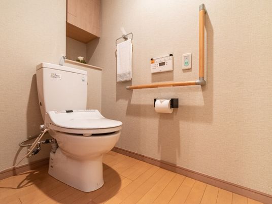バリアフリーのトイレ設備