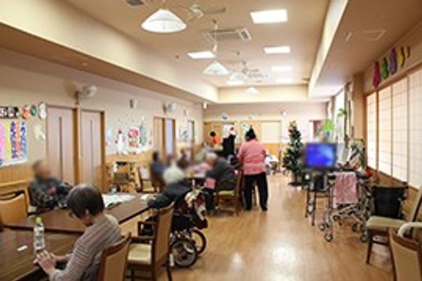 明るい室内のラウンジ
