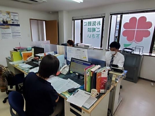 スタッフが働くオフィス