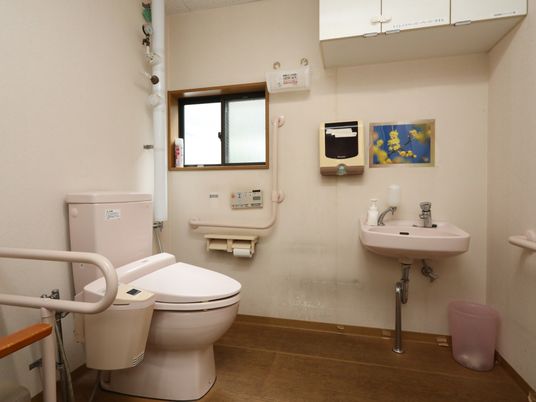 バリアフリーなトイレ設備