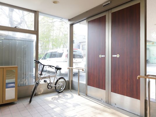 出入口と車椅子置場