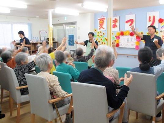 多世代交流のイベント風景