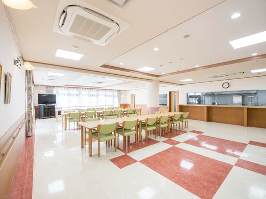 明るい食堂空間