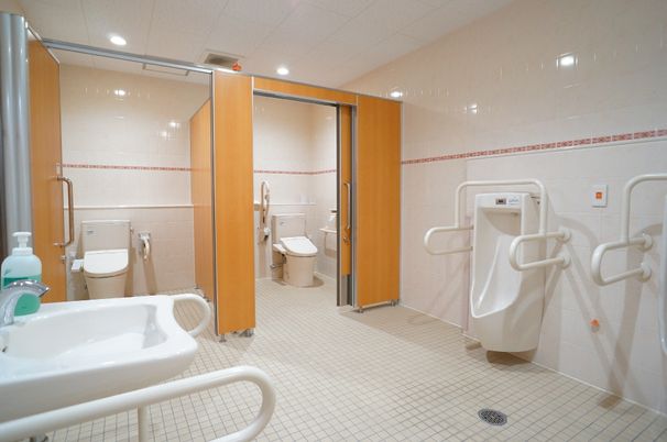 バリアフリーのトイレスペース